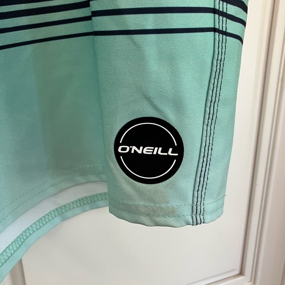 O’Neill men’s board shorts - Picture 5 of 12